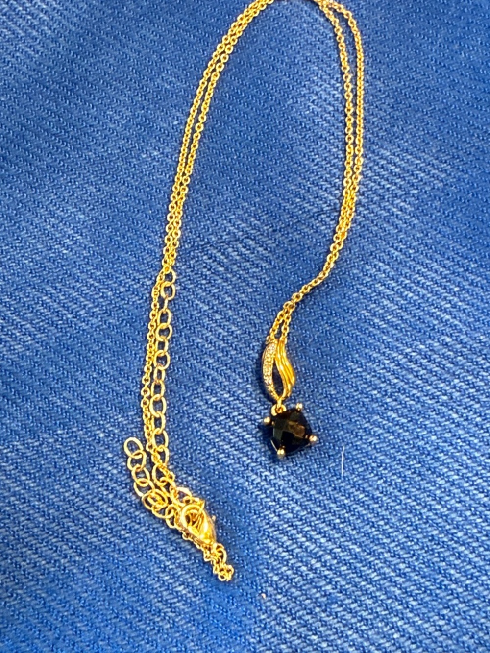 Vintage Gold Tone Necklace with Faux Black Onyx Pendant